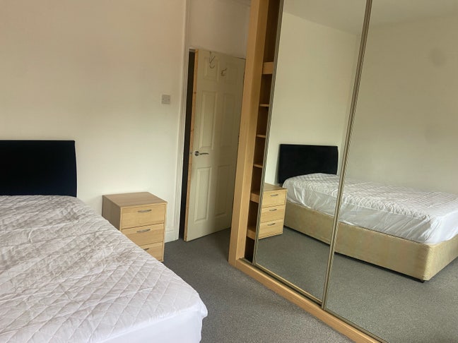Double Rooms to Let in Shared House  Main Photo