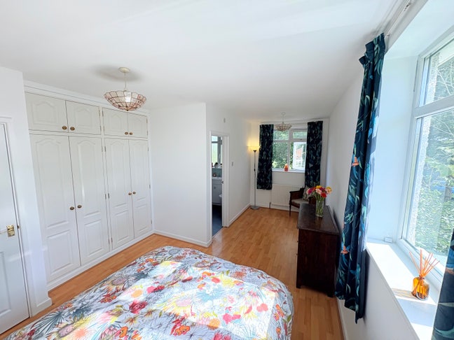 Large Double Room with En-suite  Main Photo