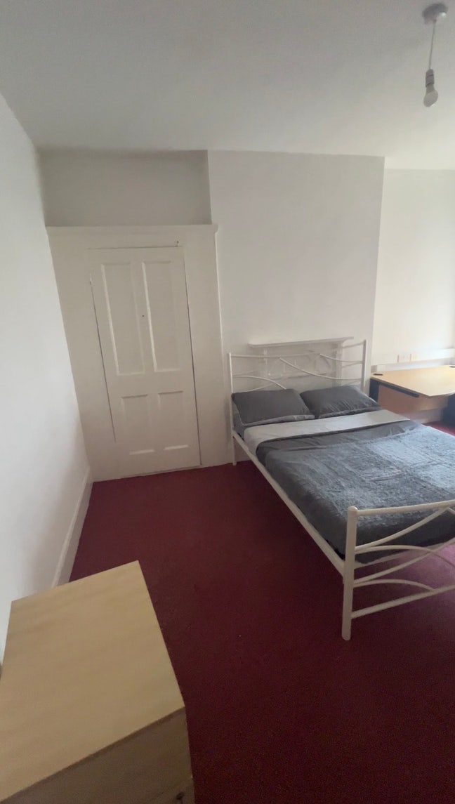 Room in a Shared Flat, Bromley Road, SE6 Main Photo