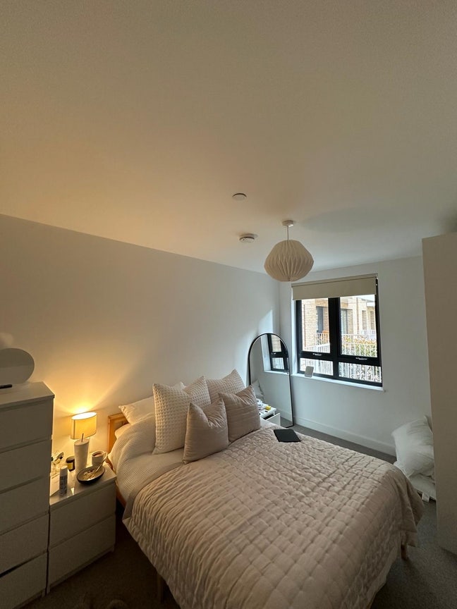 Ensuite Dbl Furnished for short let 14/10 to 28/10 Main Photo