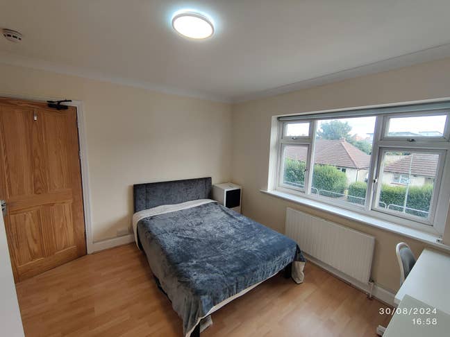 Bright Double Room-5 mins from Portslade station Main Photo