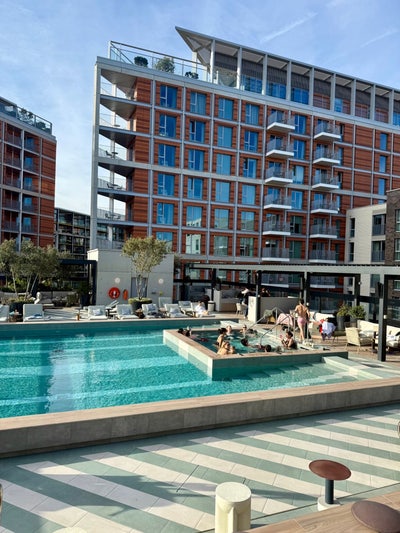 Luxury 2-Bed in Nine Elms – En-Suite Main Photo