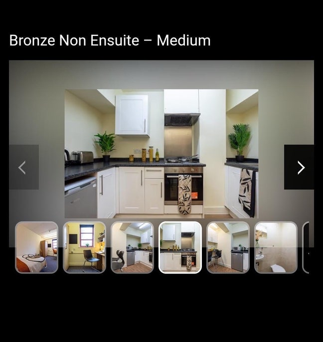 Room available in manchester student village. Main Photo