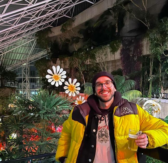 Canadian looking for room in 2026  Main Photo