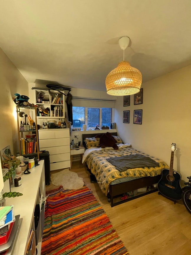 Large double bedroom in King's Cross/ Bloomsbury  Main Photo