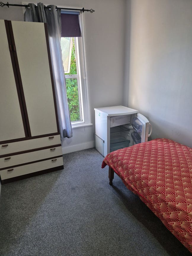 Duble king size room to rent, for 1 person only!  Main Photo
