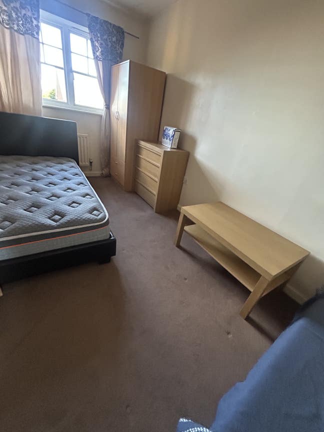 Double room for one person in a shared house Main Photo