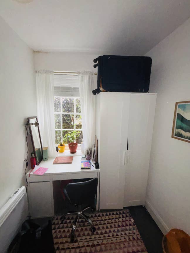 Cute oom within a city centre house Main Photo