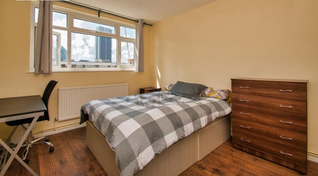 Bright Double Room – 3 Mins from Old Street Main Photo
