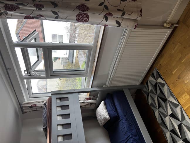 Beautiful double room in a clean house  Main Photo