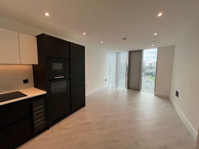 1 bedroom flat in Vista River Gardens Main Photo
