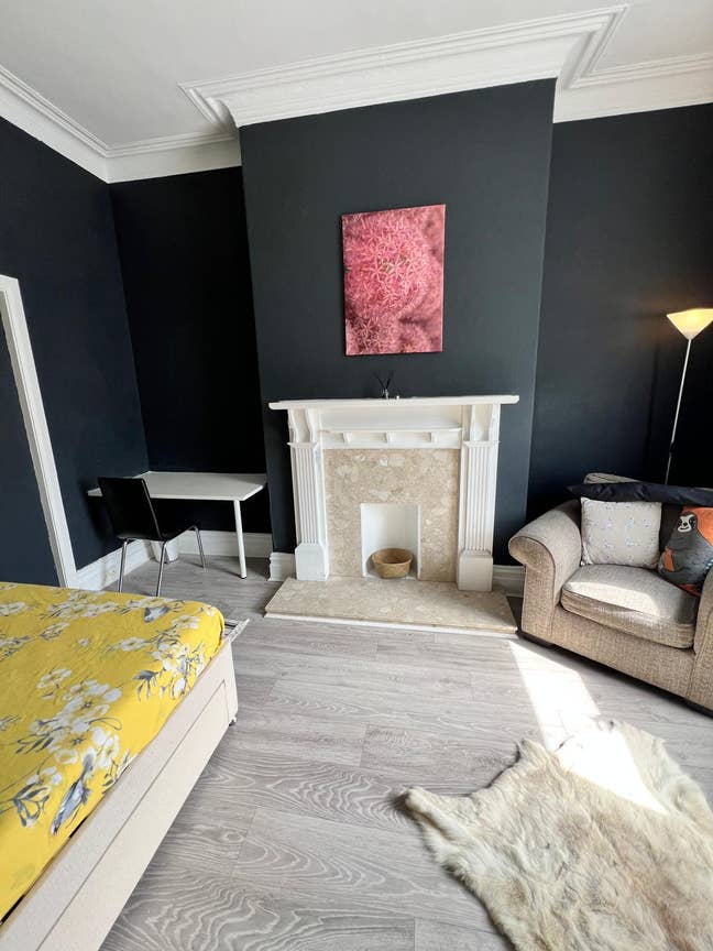 Large Stylish Room in Great Location Main Photo