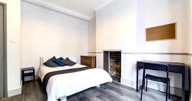 2 Welcoming Rooms - Modern - Close to Station !  Main Photo