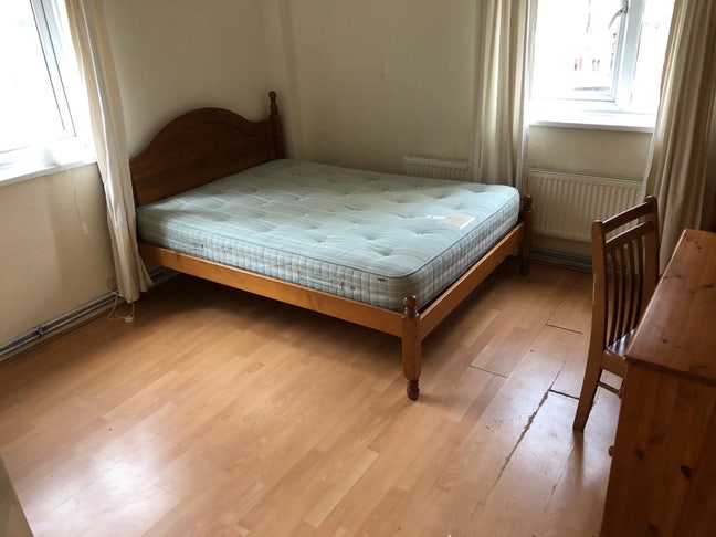 Double Room in Denmark Hill Main Photo