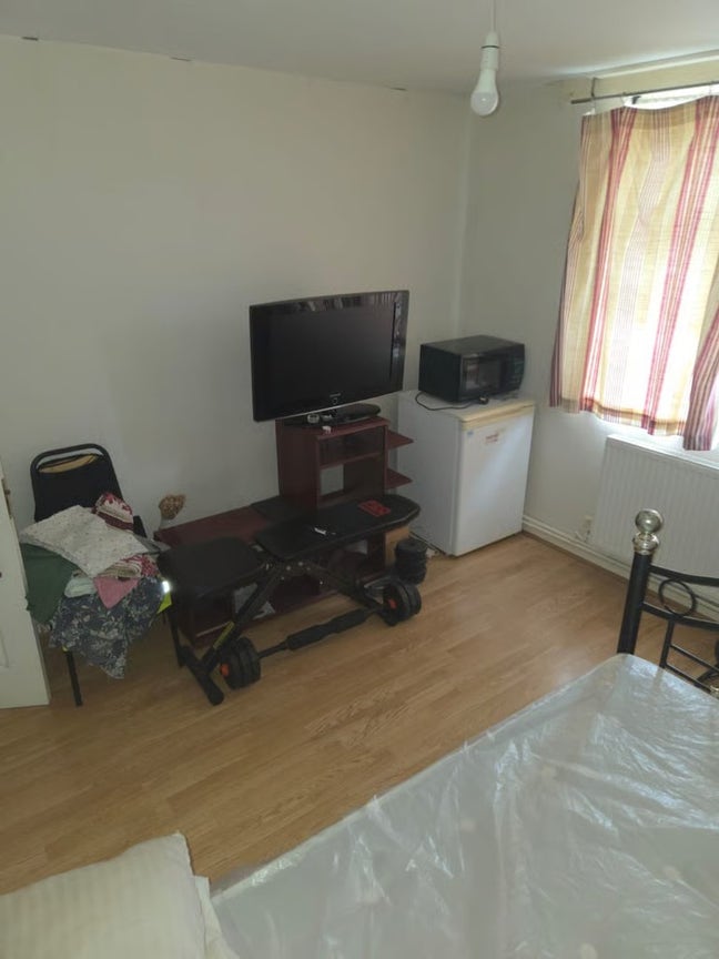 Double room in E5 0DS Main Photo