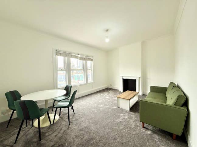 Recently Renovated & Spacious 1-Bedroom Flat SW18 Main Photo