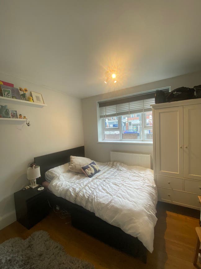 Room to rent Main Photo