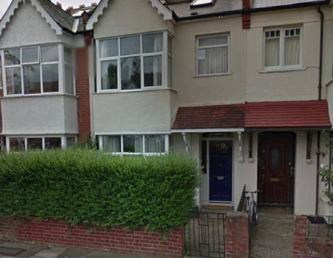 Double Room in Spacious Three Bed Flat Main Photo