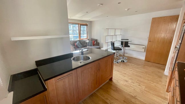 2 bedroom apartment on Leeds Dock Main Photo