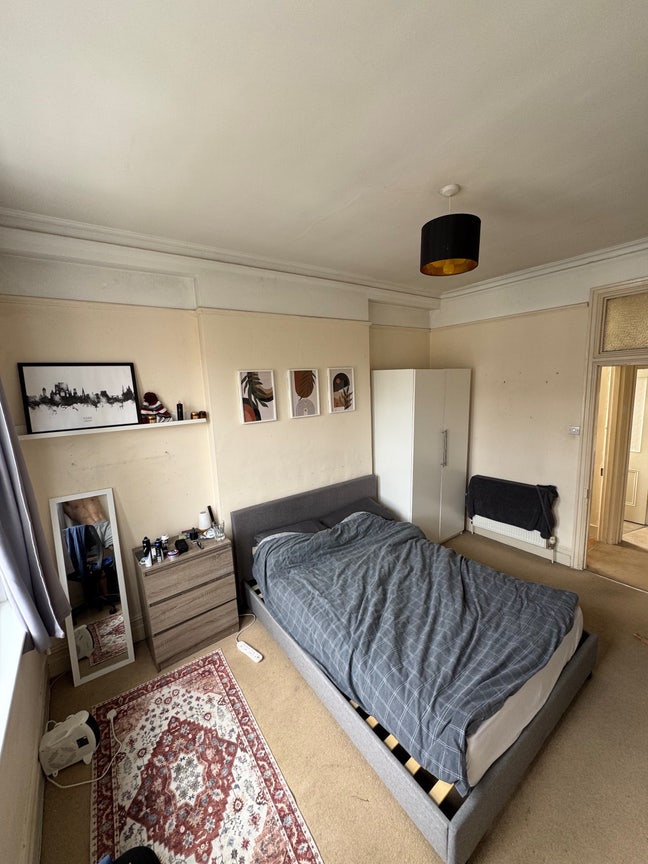 2 double rooms (3 bed flat) near CJ station Main Photo