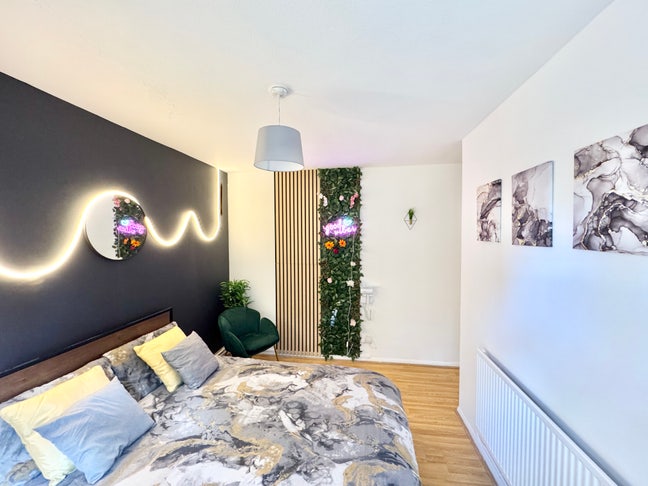 4 Bedrooms 5 minutes to King s Cross  Main Photo