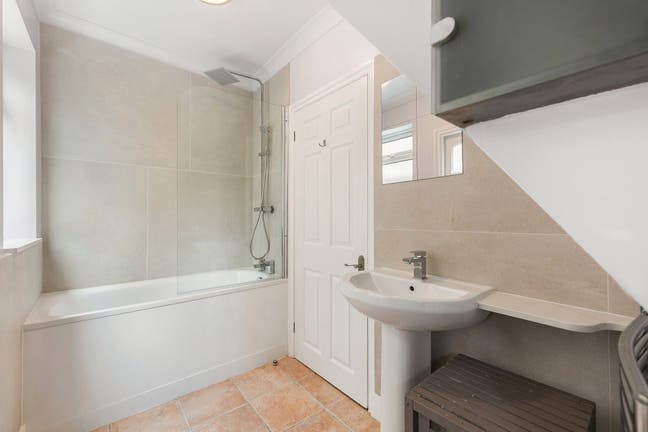 Double Furnished Bedroom with desk in Wandsworth Main Photo