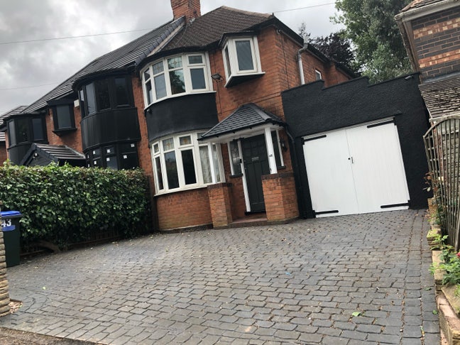 Spacious furnished double room in luxury house Main Photo
