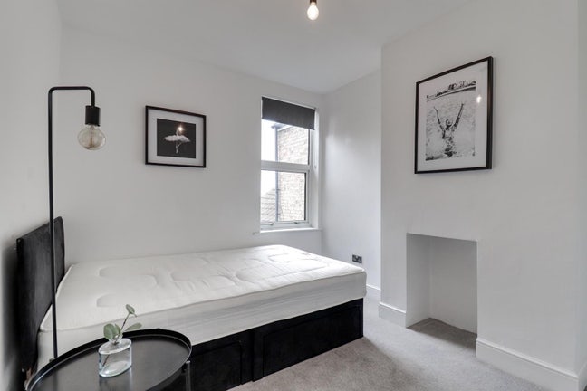 Modern Room IP3 Main Photo
