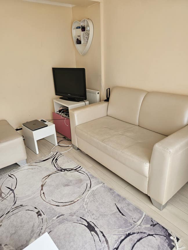 Single room to let  Main Photo