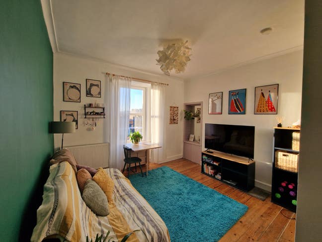 1 bedroom flat - Abbeyhill (5th Oct-2nd Nov) Main Photo