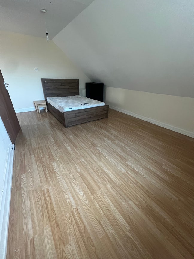 Triple size room  Main Photo