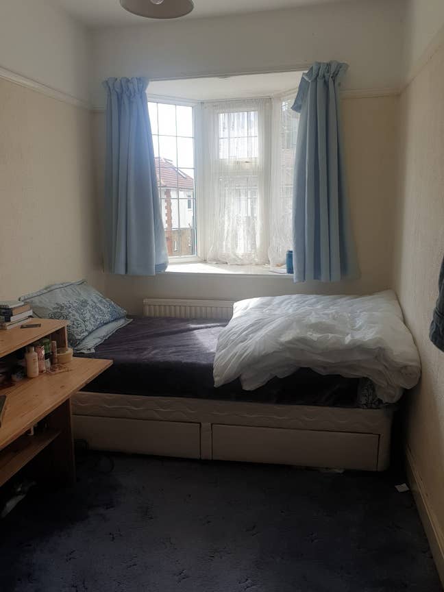 Semi Double room - Fully furnished Main Photo