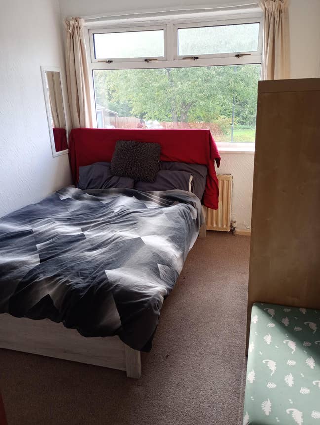 Double Room available in 3 bed house Main Photo