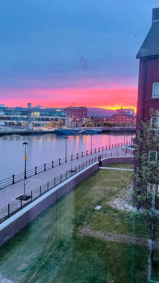 Amazing double room near city centre. Main Photo