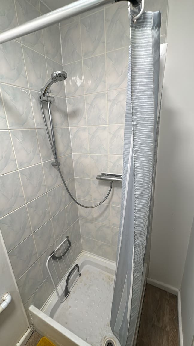 A double  room with en-suite.  Main Photo