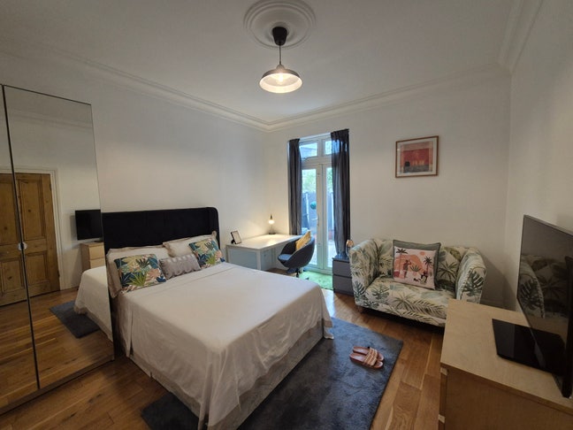 Double room with garden access in Leytonstone Main Photo
