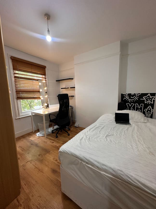 DOUBLE room in Hendon.All bills included. Main Photo