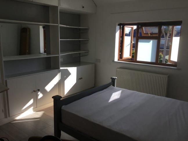 Large and Bright Double Room Main Photo
