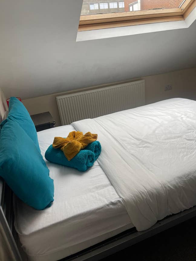 Quiet Room 4 mins walk from Teeside  Main Photo