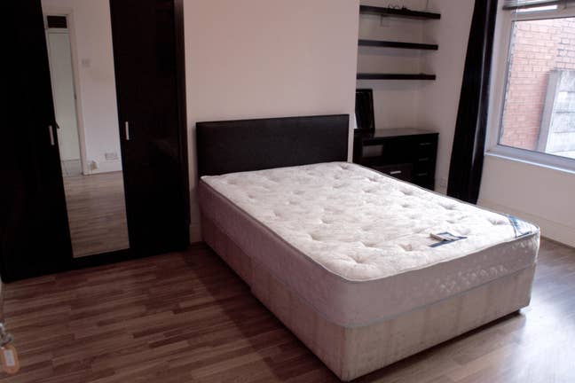 Large double room Withington opposite Moat Park Main Photo