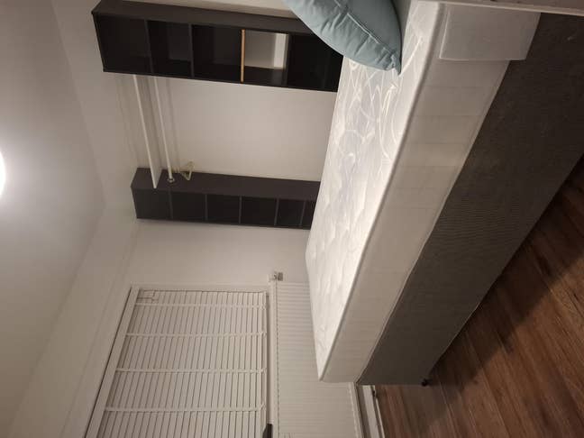 Medium sized room available, newly refurbished Main Photo