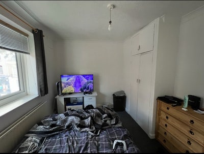 Hoxton Flat Available Nov Main Photo