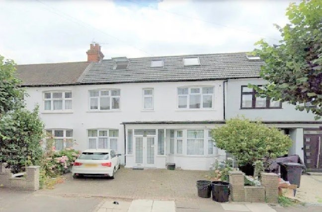 Double Room - Gants Hill Main Photo