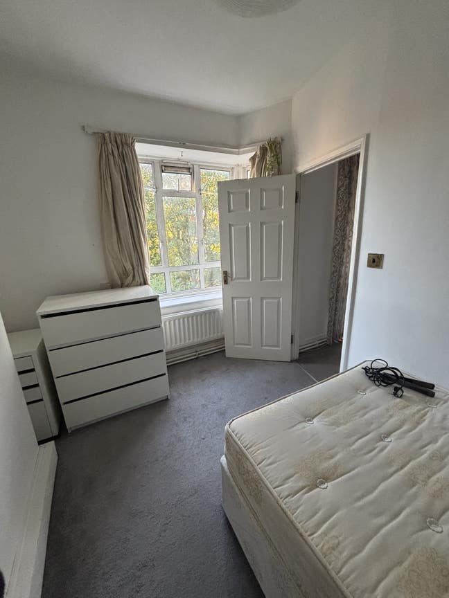 Double Bedroom for Rent ASAP Main Photo