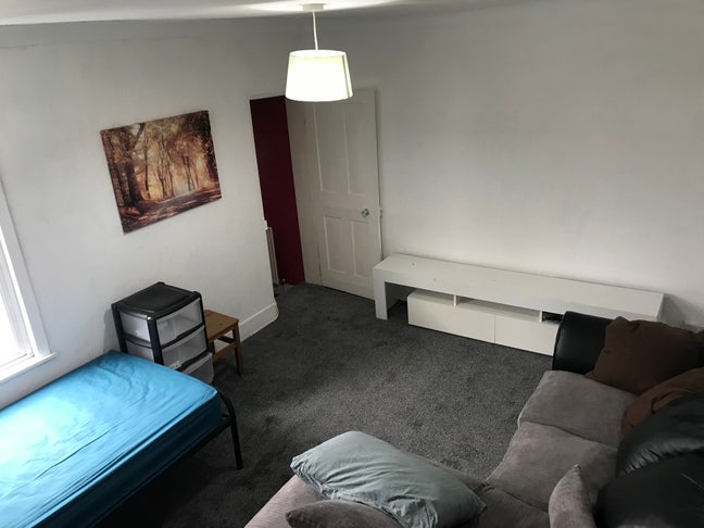 Discounted 2 Rooms in 1- 3 Minutes Station Main Photo