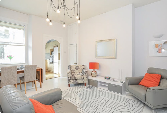 Beautiful double bedroom in a 2-bedroom flat Main Photo