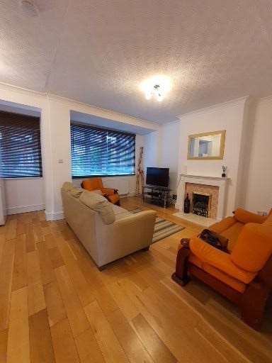 Double room in a house with a garden Main Photo