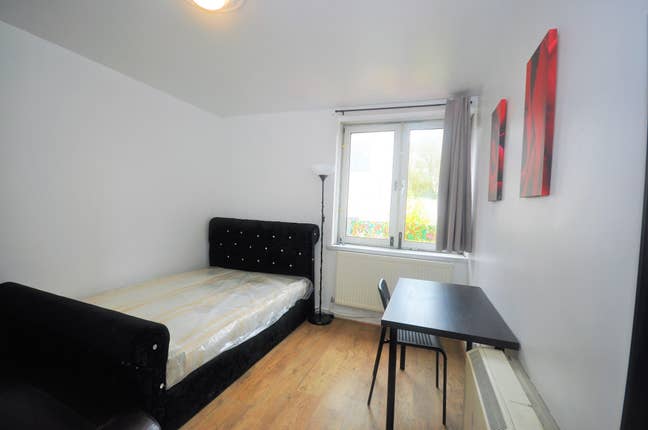 3 Doubled Bedrooms in Euston!! Main Photo