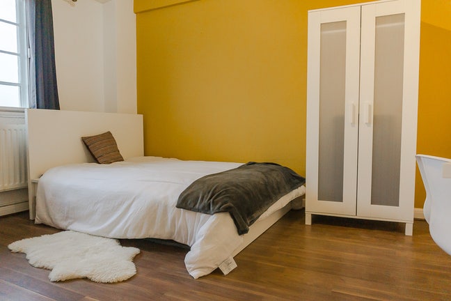 Spacious Room in West Central London Main Photo