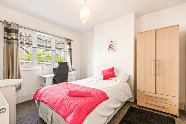 ***50% off First Month Seven Dials Area*** Main Photo